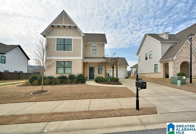 1st image of 842 Griffin Park Cir