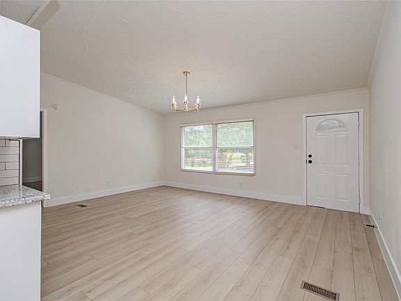 4th image of 4537 Grand Oaks Dr