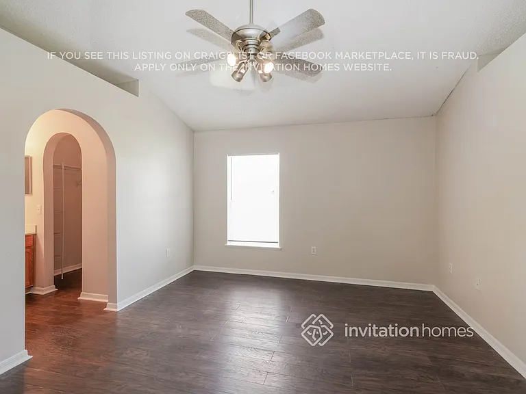 17037 Holmby Ct — Photo 14