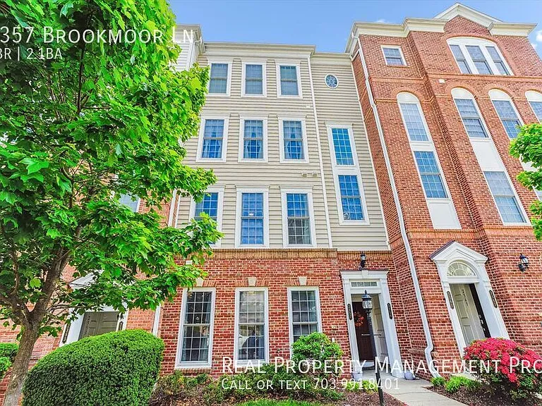 2357 Brookmoor Ln — Photo 1
