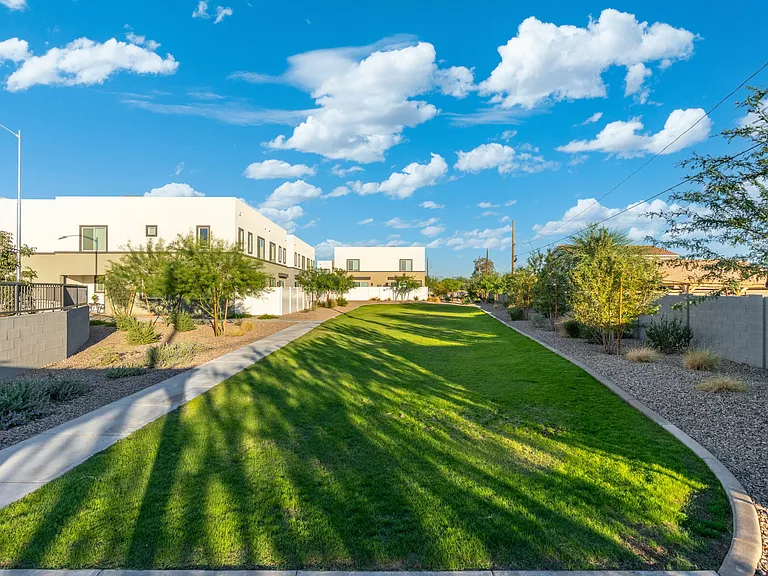 Raymond Place Townhomes — Photo 12