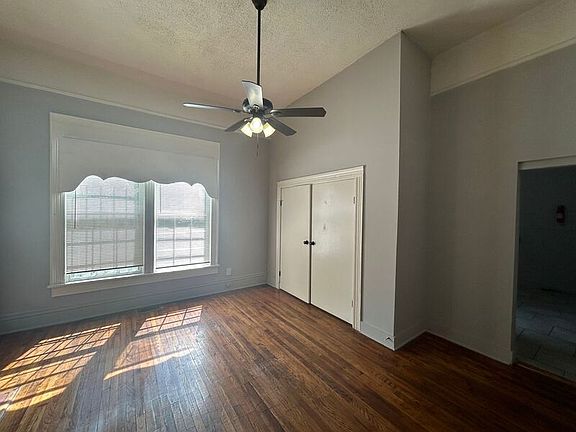 4th image of 1639 Southern Ave Unit 102