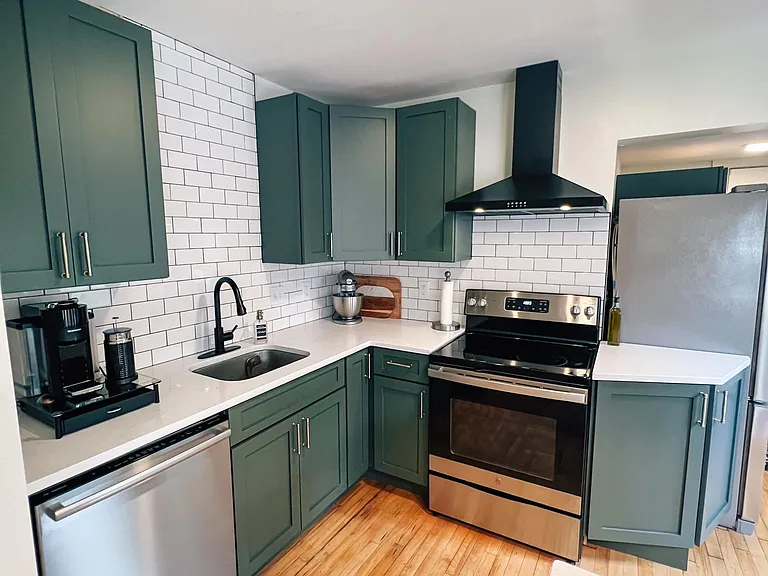 592 Ottawa Ave — Photo 7