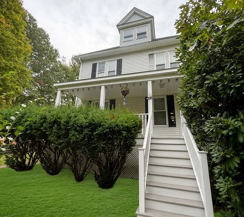 37 Circuit Ave E #2