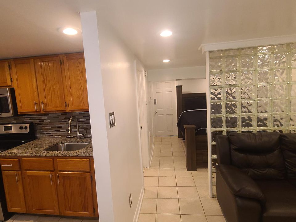 1st image of 6325 Gardenia St #C