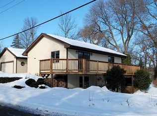 115 Leeds Pl, Willernie, MN 55090