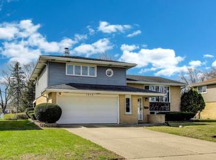 1513 E Lowden Ln, Mount Prospect, IL