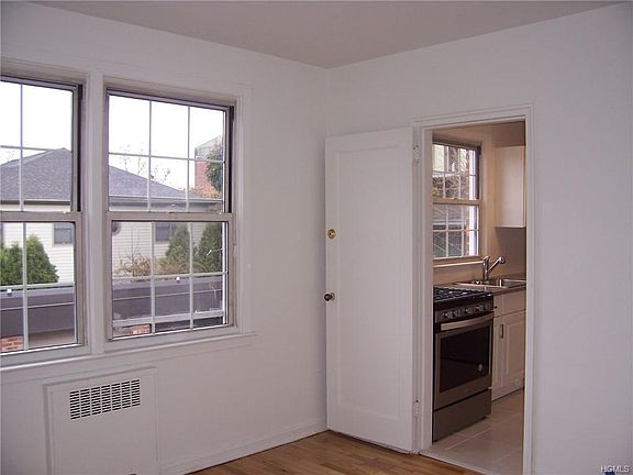 5th image of 111 N Broadway APT F5