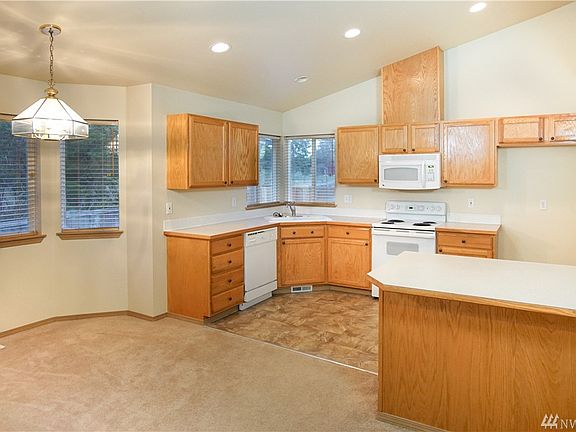 5th image of 16916 25th Ave E