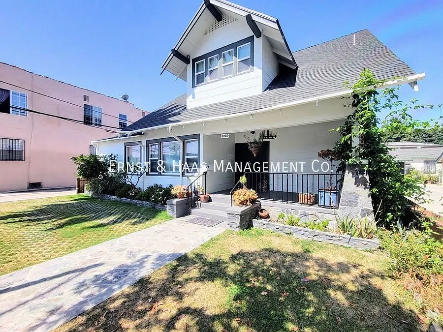 Historic 5-Bedroom, 4-Bathroom Home with Modern Upgrades and Fabulous Amenities! — Photo 2