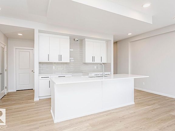 5th image of 17332 5th St NW