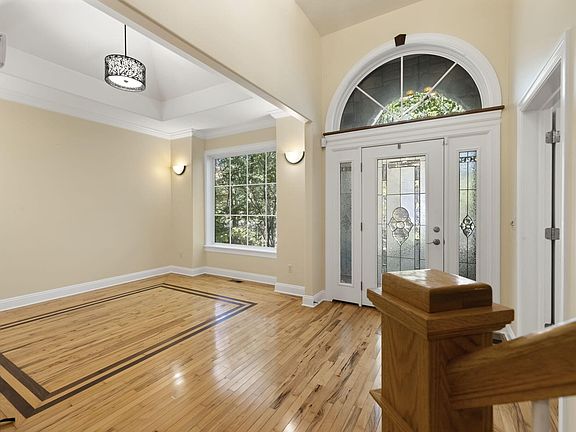 3rd image of 5650 Lily Ln