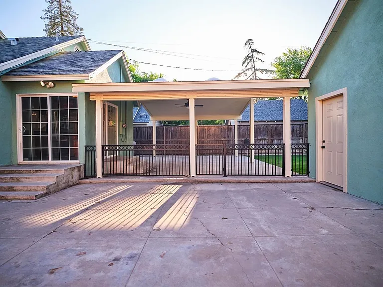 935 E Clinton Ave — Photo 43