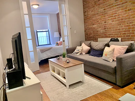 Rented by Corcoran | media 19