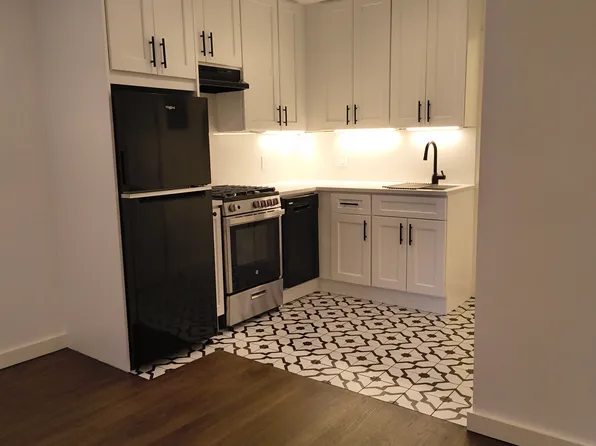 1626 3rd Avenue image 1 of 9