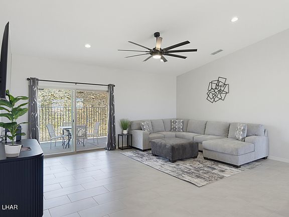 3rd image of 3340 Palo Verde Blvd N