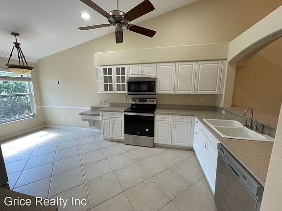 5th image of 8388 Ibis Cove Cir