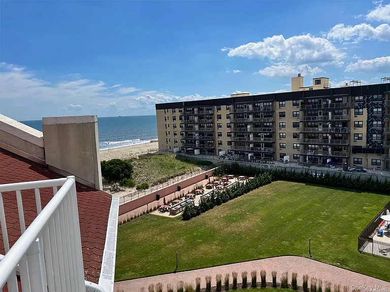 2 Richmond Rd #Penthouse 6r-6r — Photo 6