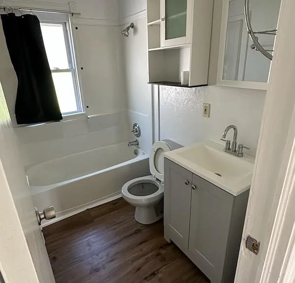 12504 Sprecher Ave — Photo 5