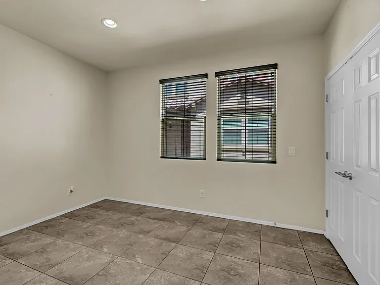 5662 E Butte St — Photo 12