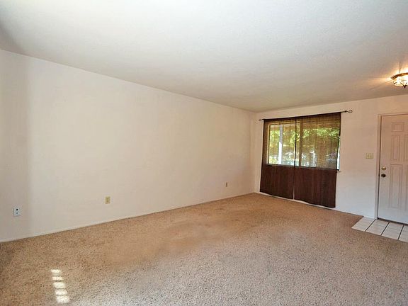 2nd image of 4922 Lavelle Way