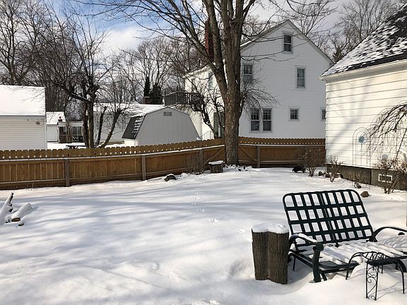 5th image of 41737 Emerson Ct