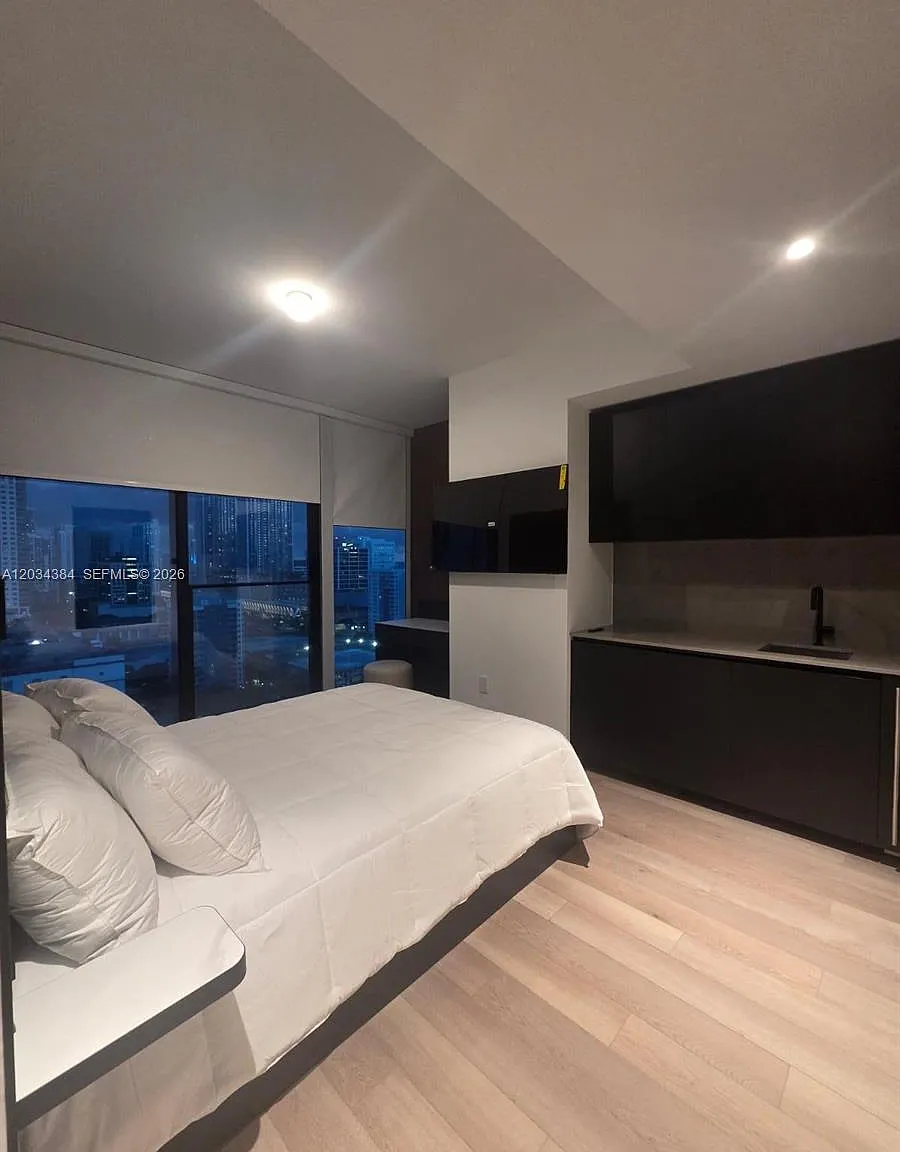 2 bed, 2.0 bath, $6,300 — Photo 3