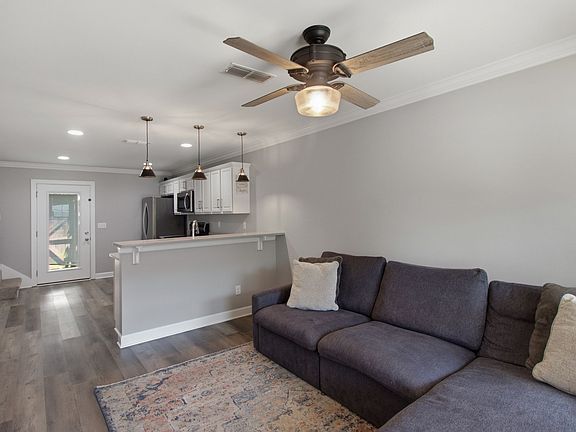 4th image of 2506 E Main St Unit E2
