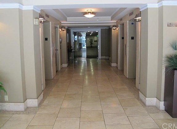 5th image of 620 S Gramercy Pl APT 216