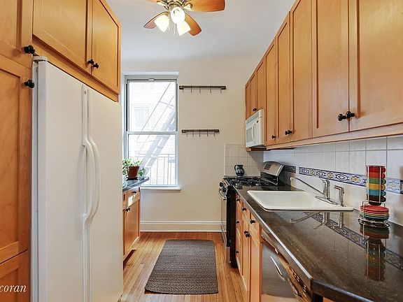 4th image of 133 8th Ave #3EF
