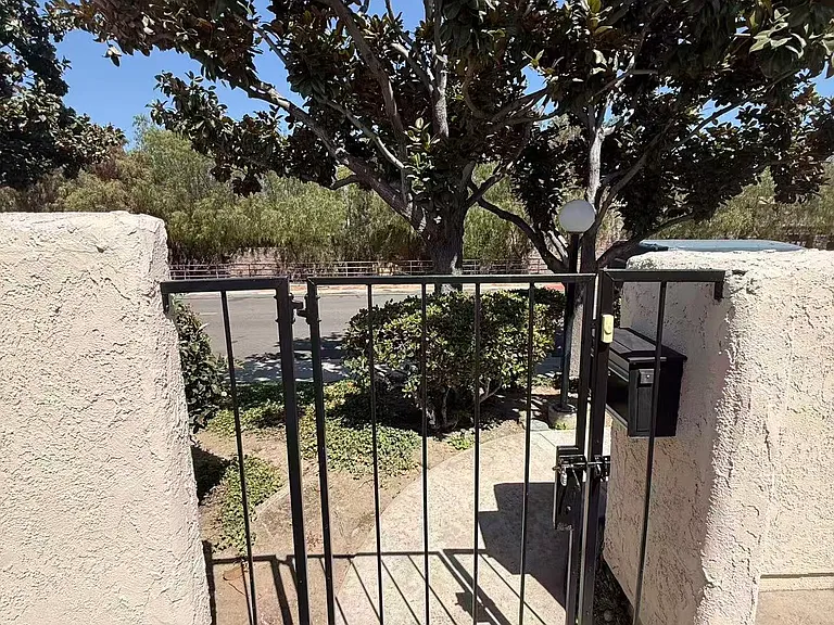 1929 Delta Ave — Photo 6