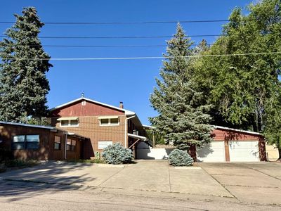 305 E Philadelphia St, Rapid City SD - Owner Finance Home