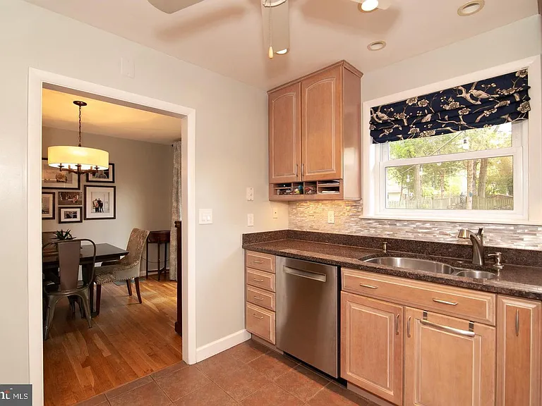 8411 Morey Ln — Photo 39
