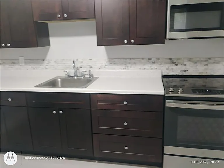 26 SW 6th St #2 — Photo 12