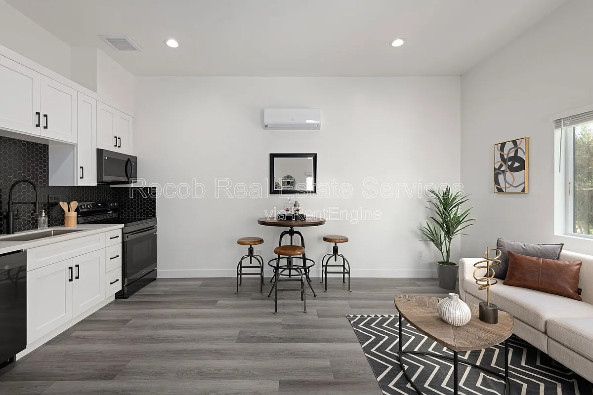 Building Photo - 1710 Hanford Dr #1708-1