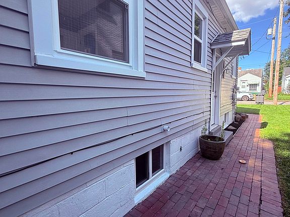 2nd image of 2728 N Sherman St