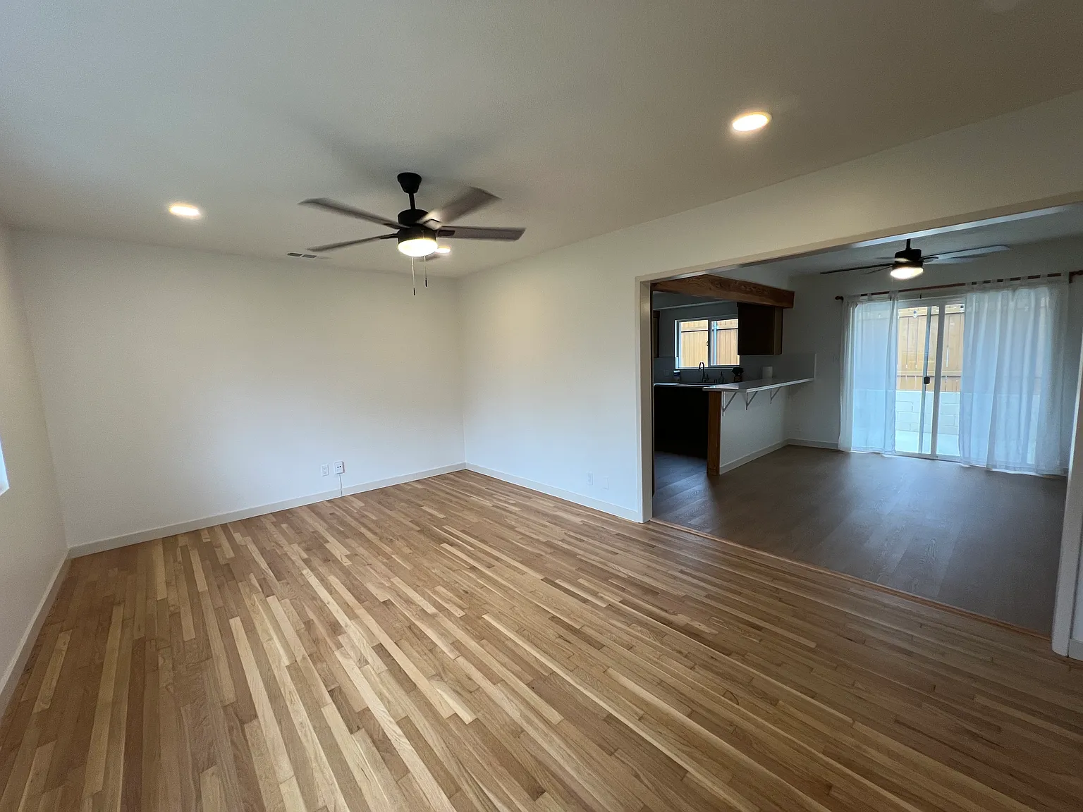 2 bed, 989 sqft, $3,450 — Photo 4