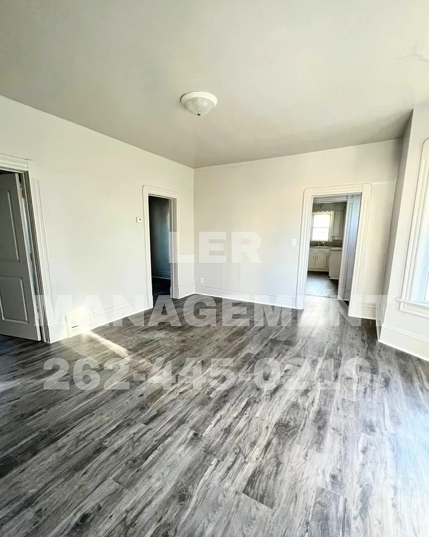 4909 14th Ave — Photo 4