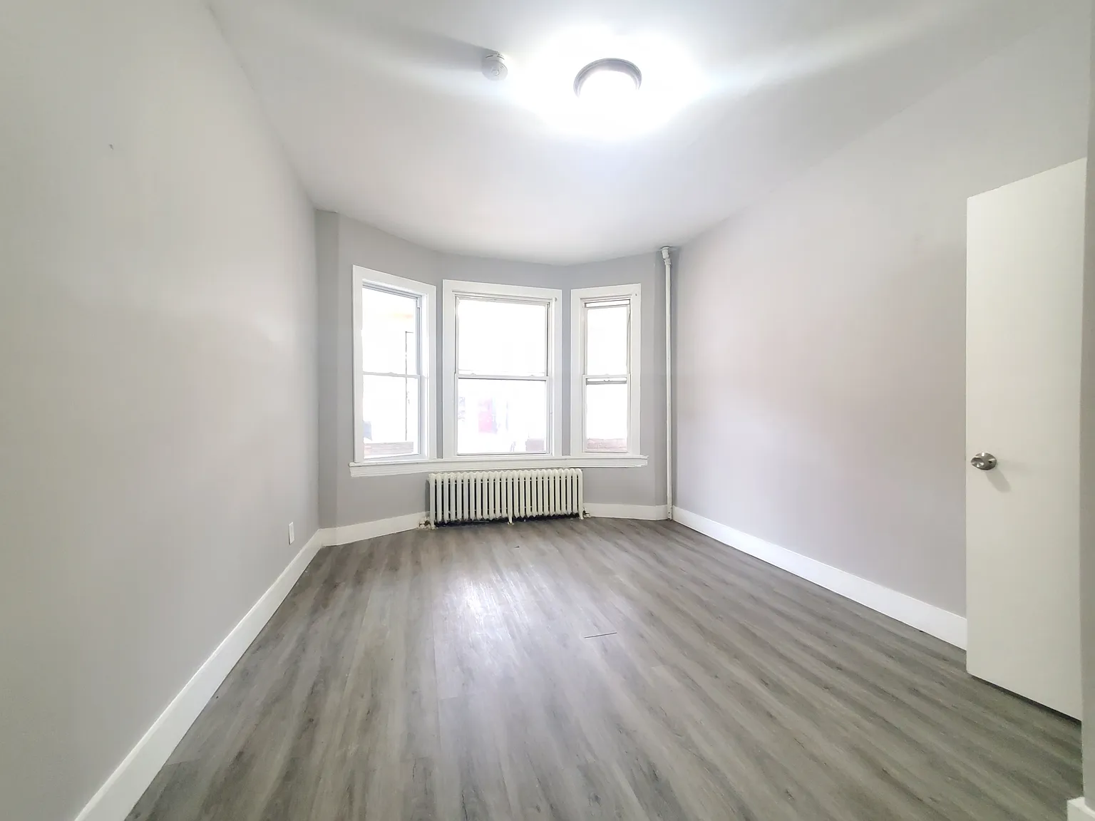 4 bed, 1200 sqft, $2,600 — Photo 4