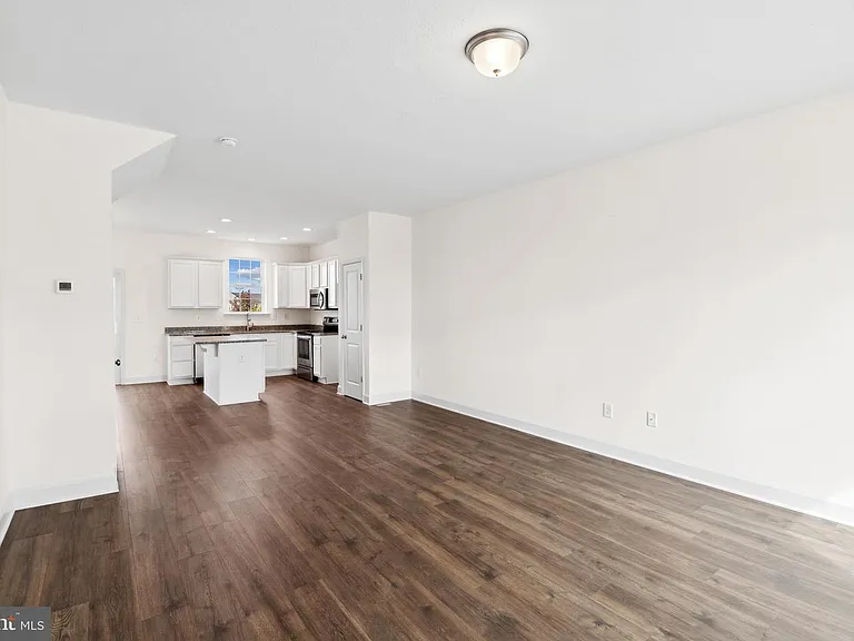 3807 Castle Dr #1 — Photo 4
