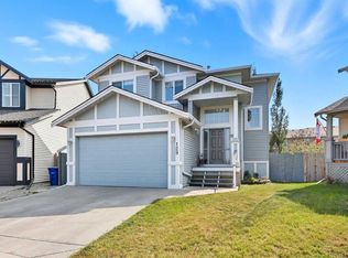 129 N Luxstone Grn SW, Airdrie, AB T4B 3B9