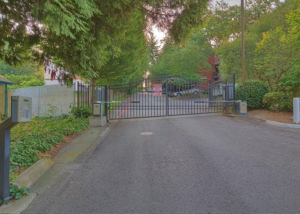 1st image of 12012 98th Ave NE #105