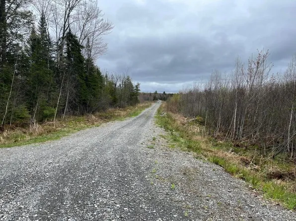 27 Hayes Road, Harmony, ME 04942