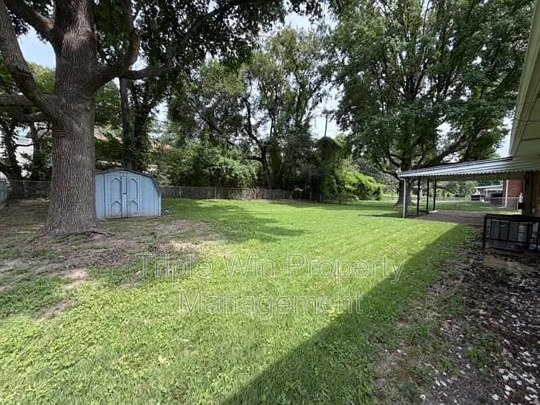 1871 Shardell Dr — Photo 7