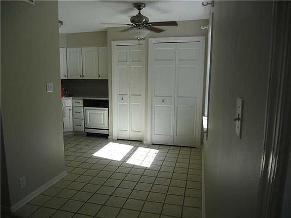 4th image of 667 Robinwood Dr APT A