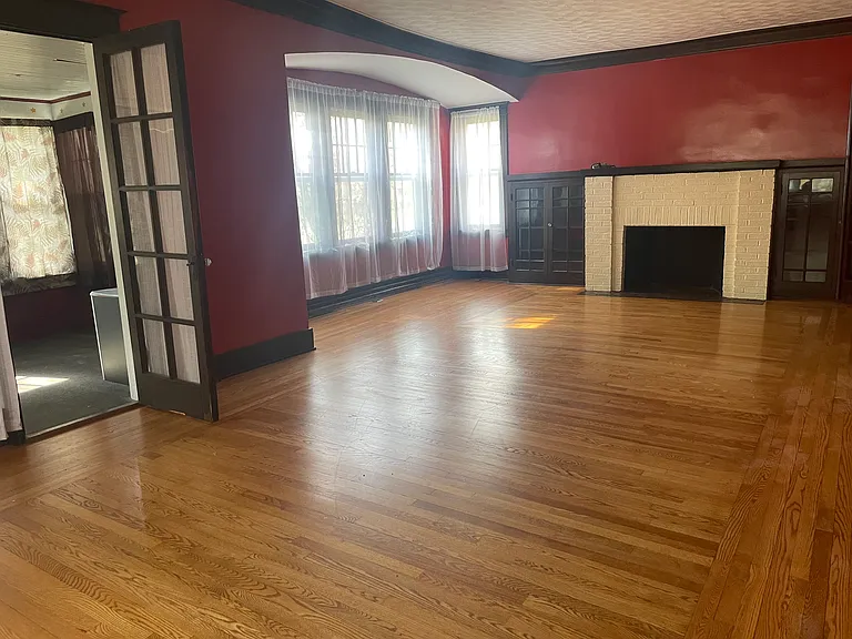 605 S Main St — Photo 8
