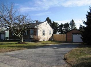40 Stub Toe Ln, Portsmouth, RI 02871
