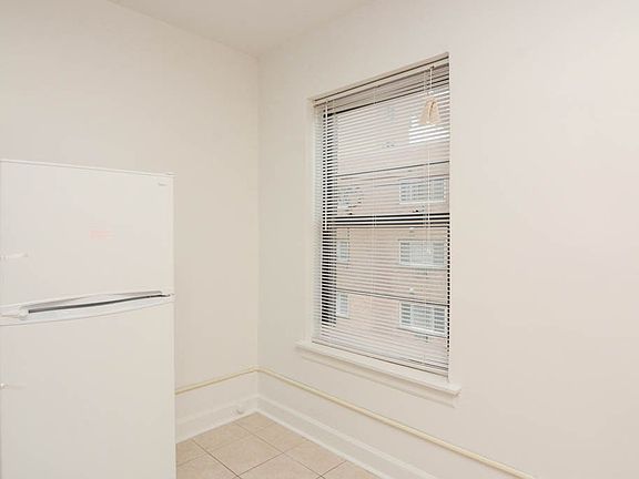 5th image of 5417 N Kenmore Ave #114