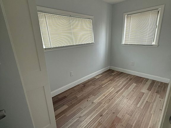 4th image of 137 Crescent Ave #1R