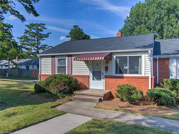 2nd image of 1820 Villa Dr